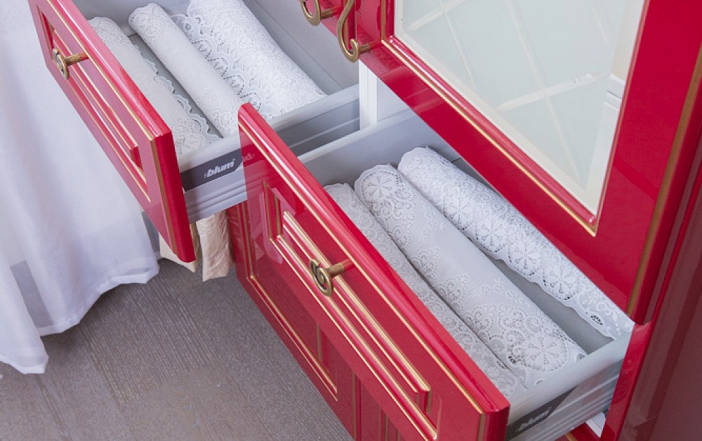 Кухня Айвори с патиной (Театро)