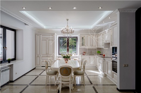 уютная белая кухня