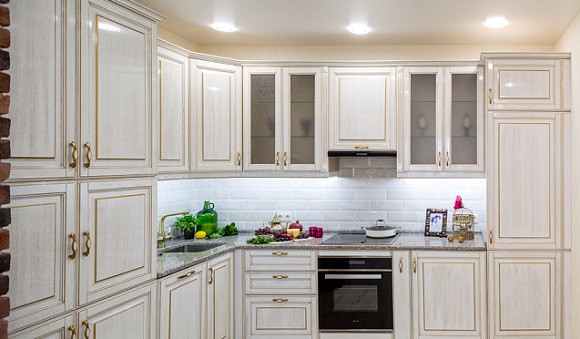 Бежевая кухня в Твери