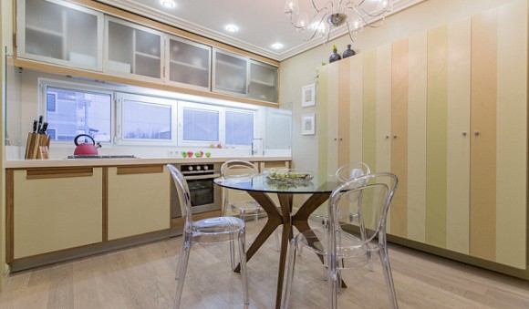 Светлая кухня в Воронеже