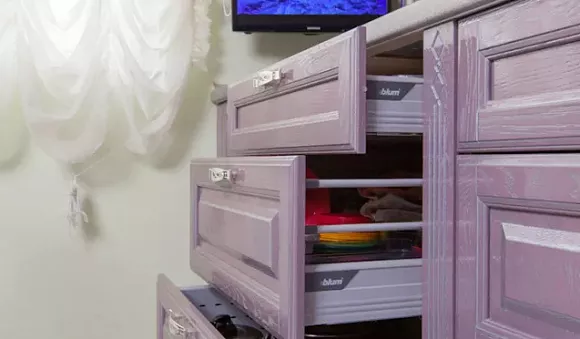 Фиолетовая кухня в Твери