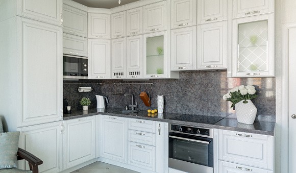 Белая кухня в Санкт-Петербурге