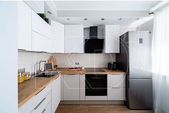 Угловые кухни модерн