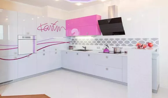 Белая кухня в Липецке