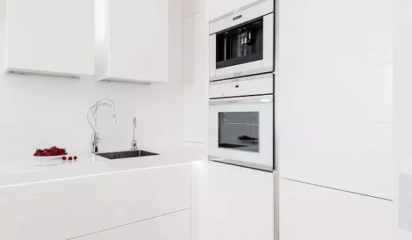 Глянцевая кухня в Казани