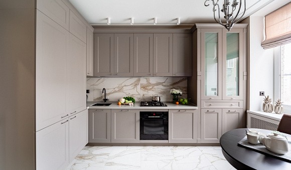 Коричневая кухня в Мурманске