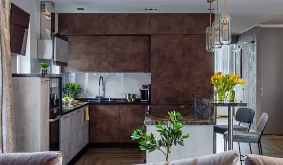 Коричневая кухня в Новосибирске