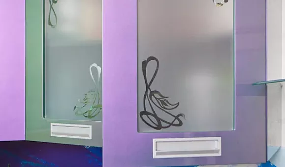 Фиолетовая кухня в Санкт-Петербурге